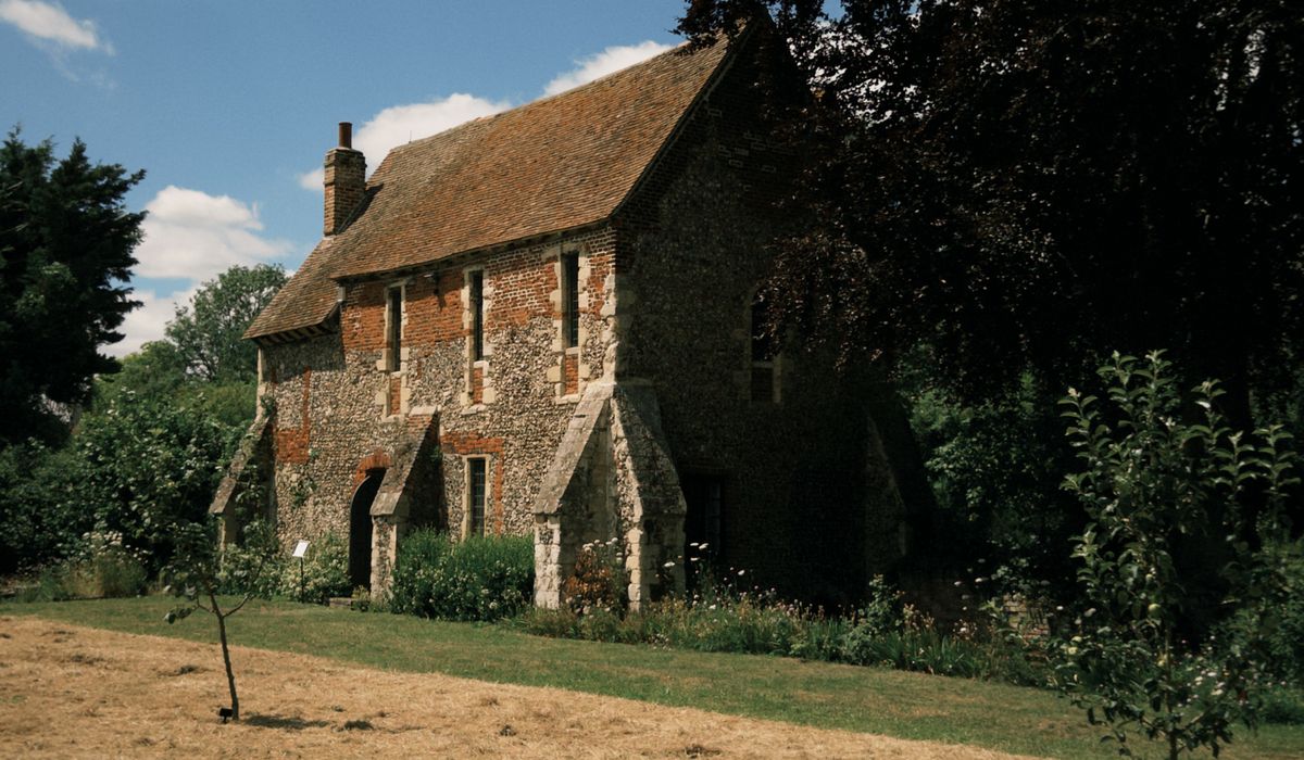 Cedar Combe